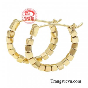 Để giúp chị em có thể đồng điệu với phong cách, cá tính và tâm hồn. Sản phẩm khéo léo tạo được vẻ ngoài cuốn hút và tự tin, nâng tầm phong cách. 