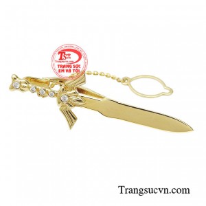 Kẹp caravat đẳng cấp giúp phái mạnh tạo nên dấu ấn khác biệt. 