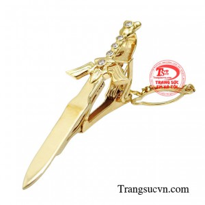 Sản phẩm được đính nạm kim cương với thiết kế thời thượng, đẳng cấp. 