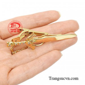 Đem lại vẻ đẹp ấn tượng, nâng tầm phong thái sành điệu cho quý ông lịch lãm. 