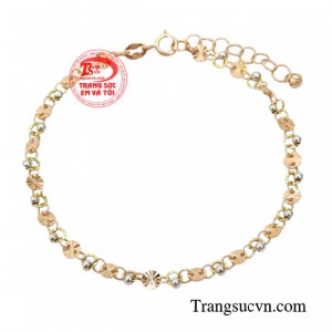 Lắc tay nữ tính thời trang sở hữu vẻ ngoài rạng rỡ, trẻ trung sẽ là trải nghiệm thú vị