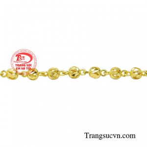 Một món trang sức đem đến nhiều giá trị cho người sử dụng, xứng đáng được có trong mỗi tủ đồ của chị em.