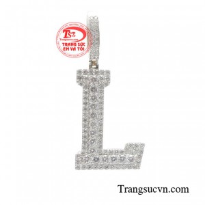 Mặt dây bạc thiết kế riêng là một cách để tạo ra sản phẩm độc đáo, phù hợp với sở thích và phong cách của từng người đàn ông.