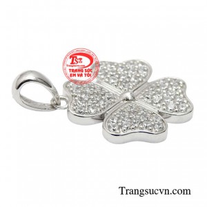 Dù là cô gái cá tính hay phụ nữ quyền lực, người hướng ngoại hay một “tín đồ” thích sống nội tâm