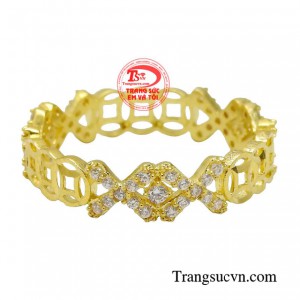 Thể hiện tiếng nói phong cách cá nhân, khởi đầu một năm đầy năng lượng, sẵn sàng chinh phục những mục tiêu mới, thành công rực rỡ.