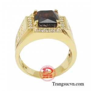 Khi diện chiếc nhẫn nam phù hợp sẽ tăng thêm sự tự tin cho người đeo và thu hút sự chú ý từ người xung quanh. 