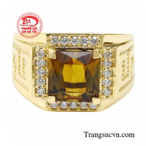 Tourmaline được cho là có khả năng tăng cường năng lượng và sức mạnh, giúp cho người đeo cảm thấy tự tin và quyết đoán hơn trong cuộc sống.