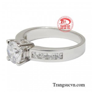 Các chị em có thể diện chiếc nhẫn nữ vàng trắng vào các dịp đặc biệt như đám cưới, tiệc tùng, hay chỉ đơn giản để tôn vinh vẻ đẹp của phụ nữ. 