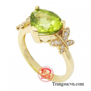 Đường nét tạo dáng sáng tạo mang đến sự thanh lịch, quyền quý mà không hề phô trương cho người đeo.