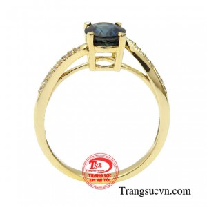 Sapphire được cho là giúp giảm căng thẳng và lo lắng, cải thiện tâm trạng và tăng cường sự tập trung.