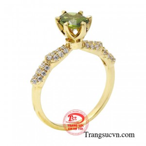 Nhẫn nữ sapphire tinh xảo tạo dựng gu thời trang thanh lịch cho các quý cô.