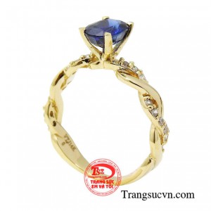 Sản phẩm khéo léo tạo được vẻ ngoài cuốn hút và tự tin, nâng tầm phong cách. 