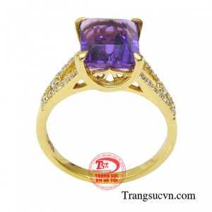 Chiếc nhẫn là món phụ kiện cũng đóng vai trò quan trọng trong thời trang phái đẹp