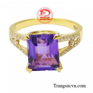 Khi diện chiếc nhẫn này trên tay bạn như một quý cô đầy thu hút và gợi cảm.