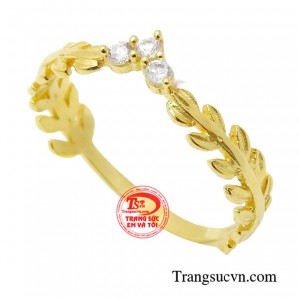 Sản phẩm vừa vặn với tiêu chí đẹp cùng mức giá khiêm tốn nên bất kỳ ai cũng có thể diện chiếc nhẫn này mọi lúc mọi nơi.