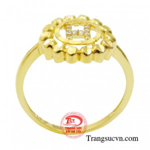 Sẽ thật tiếc nếu quý cô bỏ qua mẫu nhẫn này trong phong cách hằng ngày.