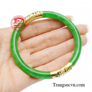 Đồng thời nó còn tạo lên linh khí giúp xua đuổi tà ma.