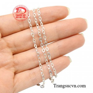 Đây là một trong những lý do tại sao trang sức bạc thường được đeo như một biểu tượng của sự bình an.