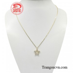 Dây chuyền ngôi sao hy vọng gửi thông điệp tinh tế phản chiếu những điều bí ẩn từ sâu bên trong nội tâm