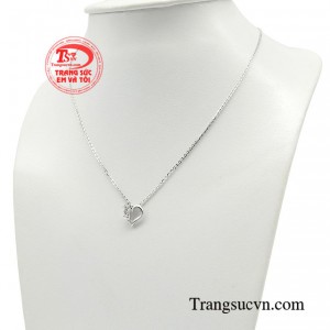 Hơn nữa, nó thể hiện tình cảm chân thành và sự quan tâm của bạn đối với họ, và là một món quà quý giá mà người nhận trân trọng suốt đời.