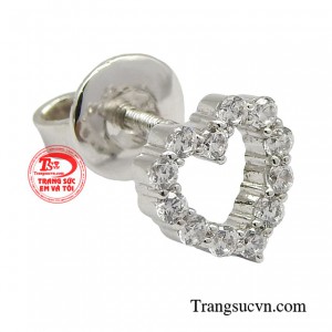 Chiếc hoa tai là món phụ kiện độc đáo, tạo nên vẻ ngoài cá tính cho người sử dụng. 