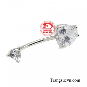 Với chiếc khuyên rốn đầy cá tính này bạn có thể kết hợp với những chiếc áo lửng để khoe trọn vùng bụng săn chắc đầy quyến rũ.