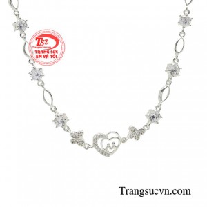 Sản phẩm lắc tay nữ bạc không chỉ dừng lại ở những tầng nghĩa món trang sức bình thường