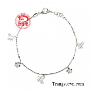 Lắc tay hồ điệp đại diện cho tình yêu lãng mạn và sự ấm áp của các mối quan hệ. 