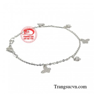 Sản phẩm là món trang sức không thể thiếu trong tủ đồ của phái đẹp và là điểm nhấn quan trọng cho bộ trang phục của chị em. 