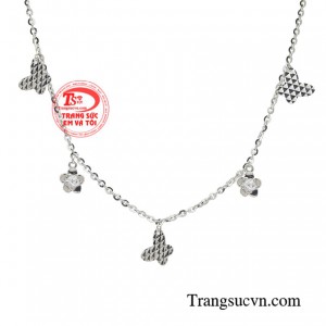 Chiếc lắc tay cũng là một món quà tuyệt vời cho người phụ nữ mà bạn yêu thương.