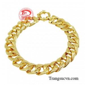 Lắc tay nam vàng phóng khoáng là phụ kiện được phái mạnh hết lòng yêu thích và sử dụng thường xuyên.