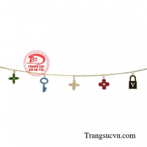 Cùng chiêm ngưỡng món trang sức đầy thu hút với cảm hứng đầy bất tận vào trong từng chi tiết. 