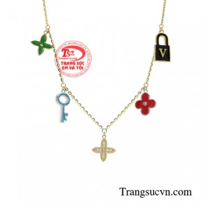 Chiếc lắc tay là mảnh ghép hoàn hảo đưa thời trang của bạn lên một tầm cao mới. 