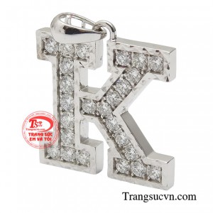 Chiếc mặt dây không chỉ là món đồ trang sức mà nó còn thể hiện được cái tôi, tầm nhìn và giá trị của người sử dụng.