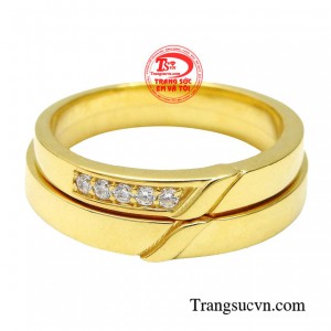 Đường nét chế tác uyển chuyển mở ra sự hòa quyện cân bằng giữa chất liệu 14k vàng cao cấp và đá Cz lấp lánh