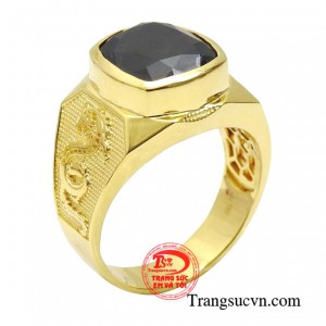 Nhẫn nam sapphire uy quyền như một cách giao tiếp của một người đàn ông trưởng thành có địa vị xã hội.