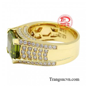 Hãy thể hiện gu thời trang đẳng cấp, vẻ ngoài mạnh mẽ cùng chiếc nhẫn nam thời thượng peridot.