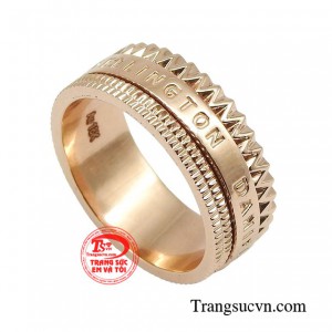 Nhẫn nam được xem như là một món đồ không thể thiếu dành cho phái mạnh mỗi khi ra đường hay cần phối hợp với các loại trang phục khác nhau. 