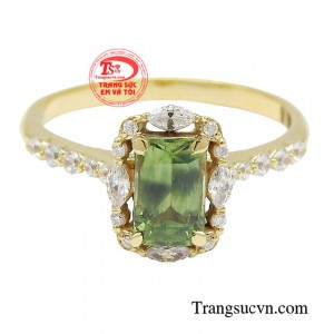 Vậy nên, khi tự tin mang một thiết kế trang sức hoàn mỹ là bạn đang gửi đi thông điệp rõ ràng về cá tính của mình: quyến rũ, kiêu kỳ và độc lập.