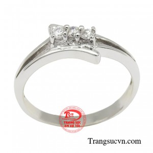 Sự hấp dẫn là điều không thể thiếu đối với phái đẹp, nó có một sức mạnh vô hình cuốn hút đối phương.