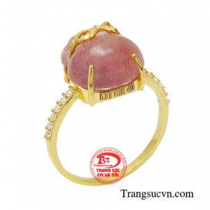 Nhẫn túi tiền thịnh vượng có ý nghĩa đặc biệt trong phong thủy.