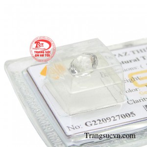 Viên đá Topaz như ý với kiểu chế tác tinh xảo, màu sắc sáng bóng phù hợp làm mặt nhẫn hoặc mặt dây tôn lên vẻ đẳng cấp cho người đeo.