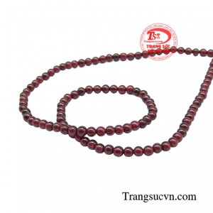Đá garnet đem lại may mắn, sự giàu sang, phú quý và thành công đến với chủ nhân. 