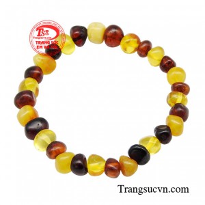 Chuỗi tay amber cho bé với màu sắc đa dạng có ý nghĩa như vật phẩm hộ mệnh, xua đuổi tà ma quấy phá bé.