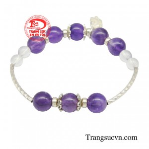 Nó là biểu tượng của sức mạnh, sự giàu có và quyền lực.