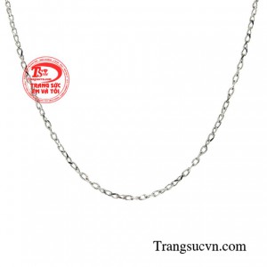 Không giới hạn cách phối, quý cô có thể thỏa sức biến tấu cùng nhiều kiểu mặt dây khác nhau theo đúng tính cách của mình.