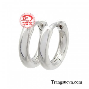 Đôi hoa tai thoát ra khỏi mọi quy chuẩn định nghĩa về giới tính, để trở thành món đồ trang sức năng động hiện đại bứt phá đón đầu xu hướng.