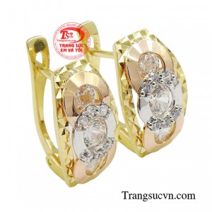 Được xem là phụ kiện không thể thiếu của phái đẹp