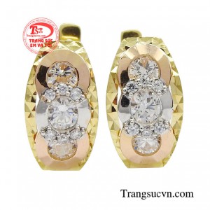 Hoa tai thời thượng tỏa sáng khiến nàng trở nên đắt giá hơn