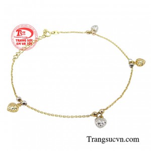 Chiếc lắc chân vàng đài các dành riêng cho phái đẹp nâng tầm những bản phối. 